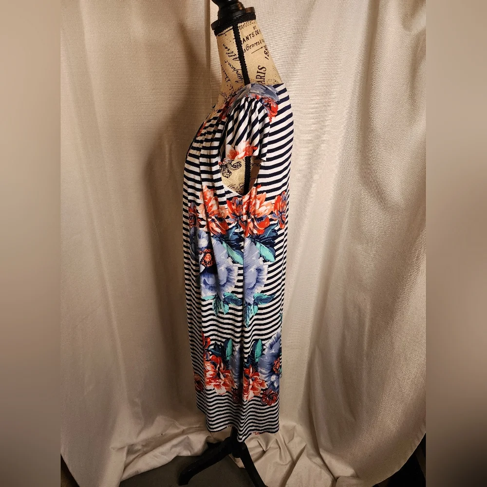 Estel Collection Dress - Picture 4 of 8